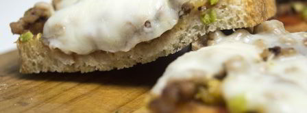 горячие бутерброды с фаршем. Шаг 12