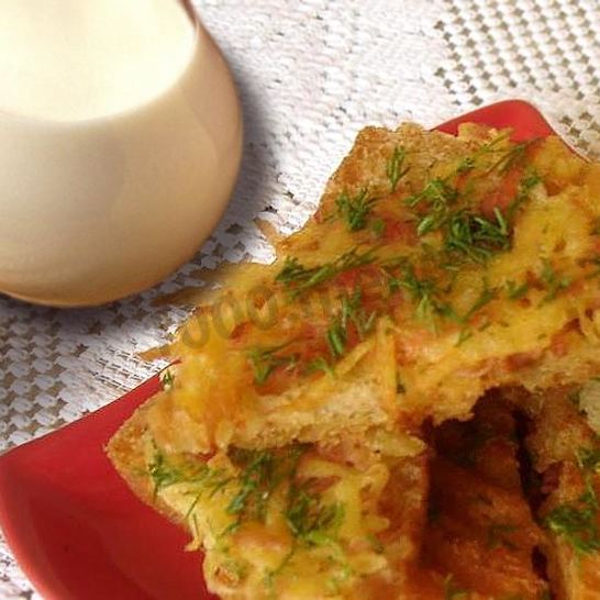 Рецепт горячих бутербродов с картошкой и колбасой на сковороде