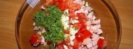 горячие бутерброды с колбасой, сыром и помидорами в духовке. Шаг 2