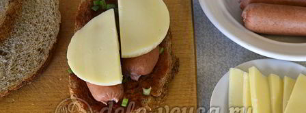 горячие бутерброды с сосиской и сыром. Шаг 7