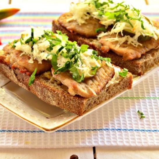 Рецепт горячих бутербродов со свининой