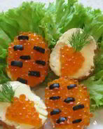 Маленькие бутерброды с икрой