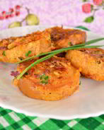 Томатные бутерброды с колбасой и сыром