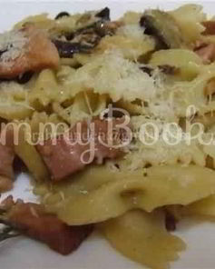 Фарфалле в пиве с баклажанами и беконом