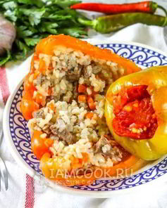 Фаршированные перцы в томатном соусе