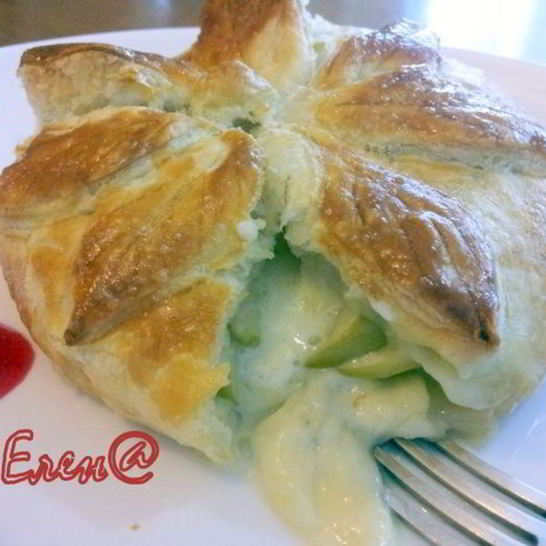 Рецепт камамбера запеченного с яблоком