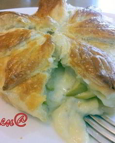 Камамбер запеченный с яблоком