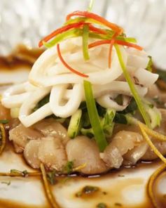 Карпаччо из гребешка с кальмаром