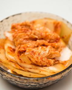 Кимчи — острая корейская закуска из капусты