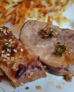 Маринованное свиное филе с кунжутом