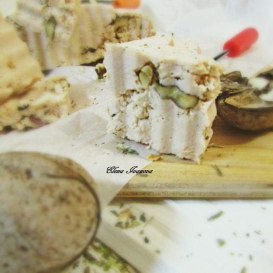 Рецепт морковного домашнего сыра с орехами