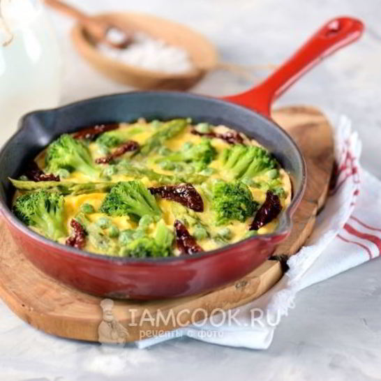 Рецепт фриттаты с брокколи, спаржей и вялеными томатами