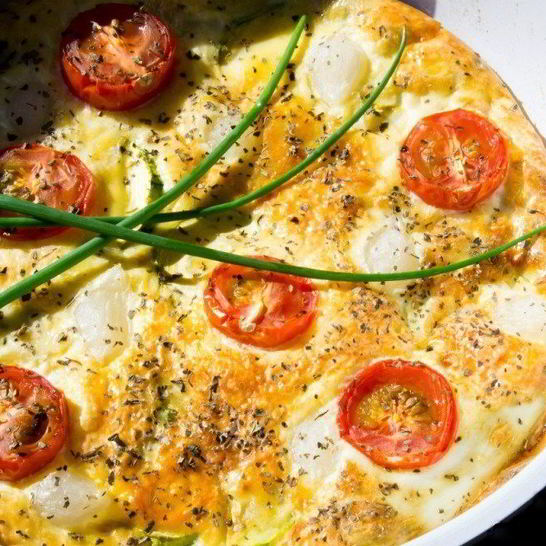 Рецепт фриттаты с черри, кабачком и горохом