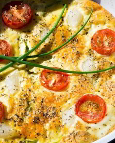 Фриттата с черри, кабачком и горохом