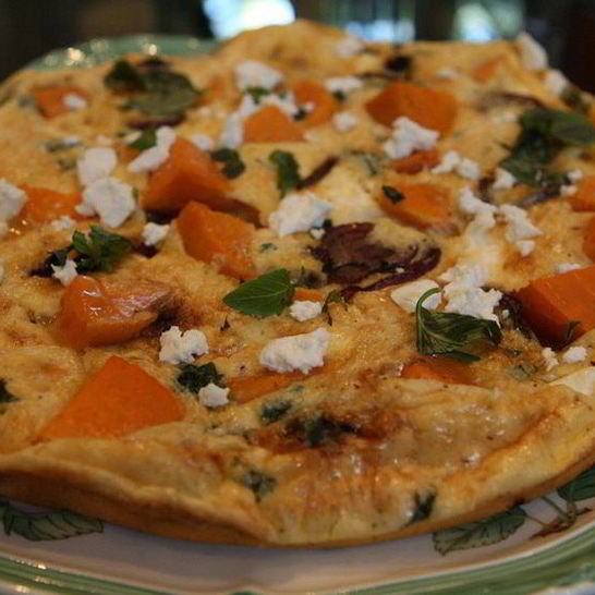 Рецепт фриттаты с пармезаном, бататом и красным луком