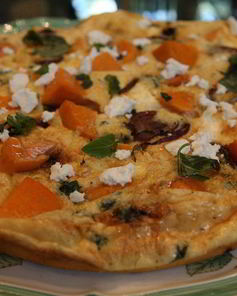 Фриттата с пармезаном, бататом и красным луком