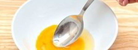 омлет без молока в микроволновке. Шаг 2