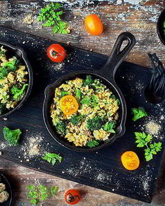 Омлет с брокколи и шнитт-луком