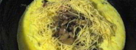 омлет с лисичками и колбасой. Шаг 3