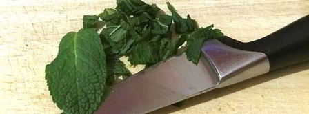 омлет с мятой и зеленым горошком. Шаг 2