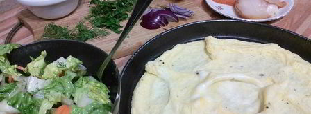 омлет с салатом и копченым лососем. Шаг 2