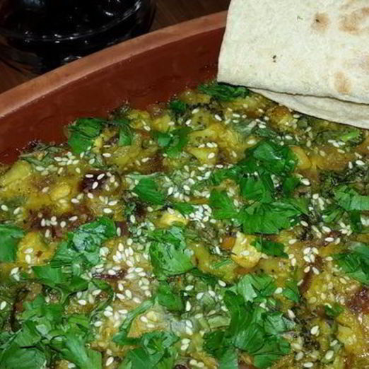 Постный омлет с овощами, запеченный в глиняных тарелках