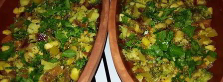 постный омлет с овощами, запеченный в глиняных тарелках. Шаг 7