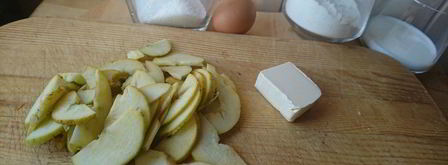 сладкий омлет с яблоком. Шаг 2