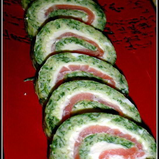 Рецепт закуски из омлета, сыра и красной рыбы