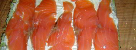 закуска из омлета, сыра и красной рыбы. Шаг 6