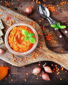 Паштет из чечевицы с печеным перцем