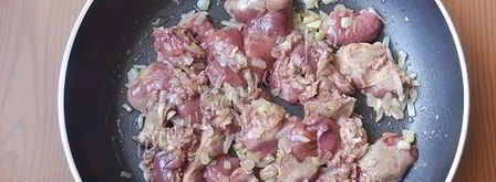 паштет из куриной печени с черносливом и грецкими орехами. Шаг 4