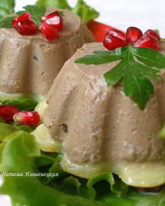 Паштет из куриной печени с черносливом и орехами