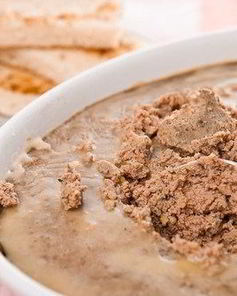 Паштет из куриной печени с сыром и чесноком