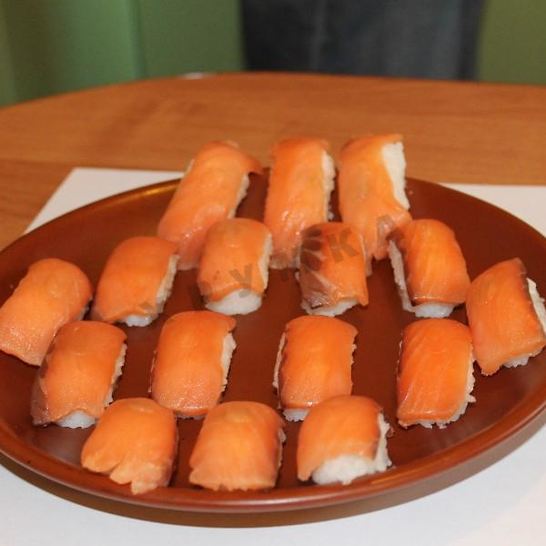 Рецепт домашних роллов и нигири суши
