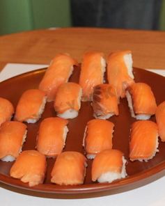 Домашние роллы и нигири суши