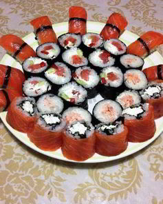 Нигири суши и роллы