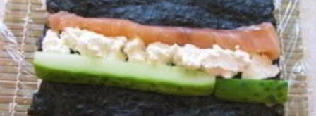 ролл с лососем. Шаг 4