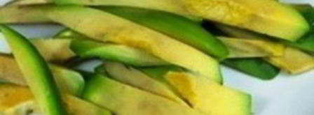 роллы с авокадо, лососем и огурцом. Шаг 3