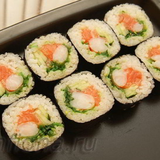 Рецепт роллов с креветками, чукой и лососем