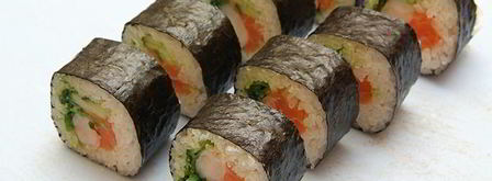 роллы с креветками, чукой и лососем. Шаг 11