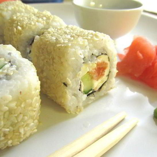 Рецепт роллов с лососем и сыром филадельфия