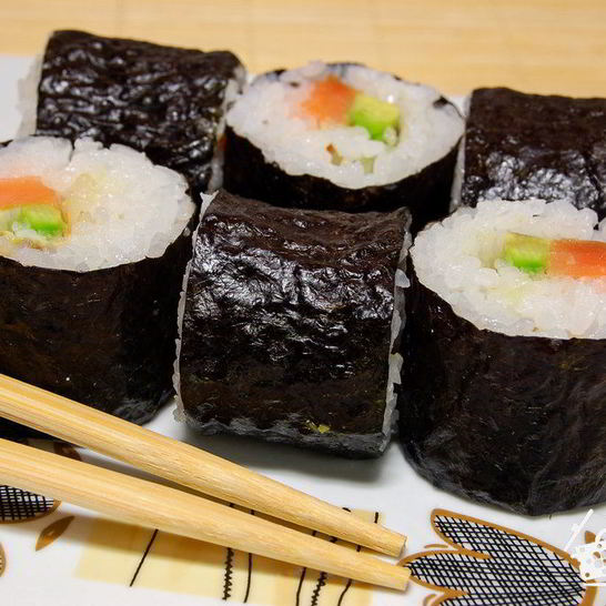 Рецепт роллов с семгой и авокадо