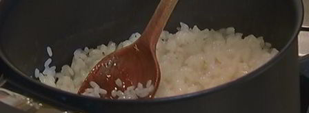 роллы с угрем, авокадо и огурцом. Шаг 2