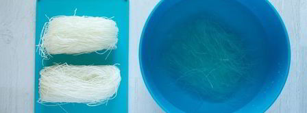 спринг-роллы с кальмарами и тунцом. Шаг 2