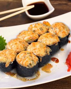 Запеченные роллы с крабовым мясом