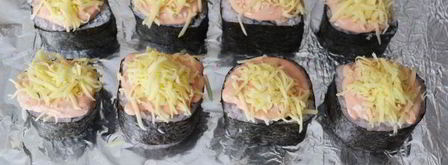 запеченные роллы с крабовыми палочками. Шаг 16