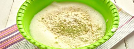 бисквитный рулет со сгущенным молоком. Шаг 2