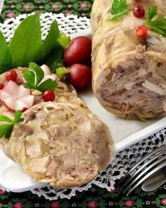 Куриный рулет в бутылке с желатином