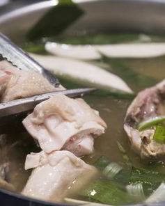 Куриный рулет в бутылке